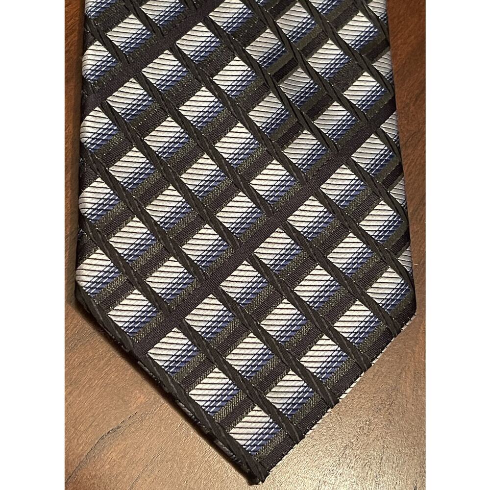 Croft & Barrow Black Blue Hand Made 100% Polyester Men’s Neck Tie Made In China